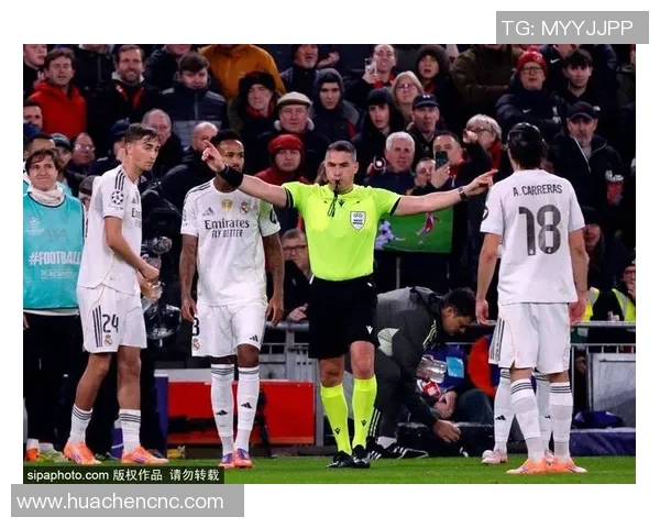 足球明星迪奇尔的传奇之路与他在绿茵场上的辉煌成就探秘 足球明星迪奇尔的传奇之路与他在绿茵场上的辉煌成就探秘